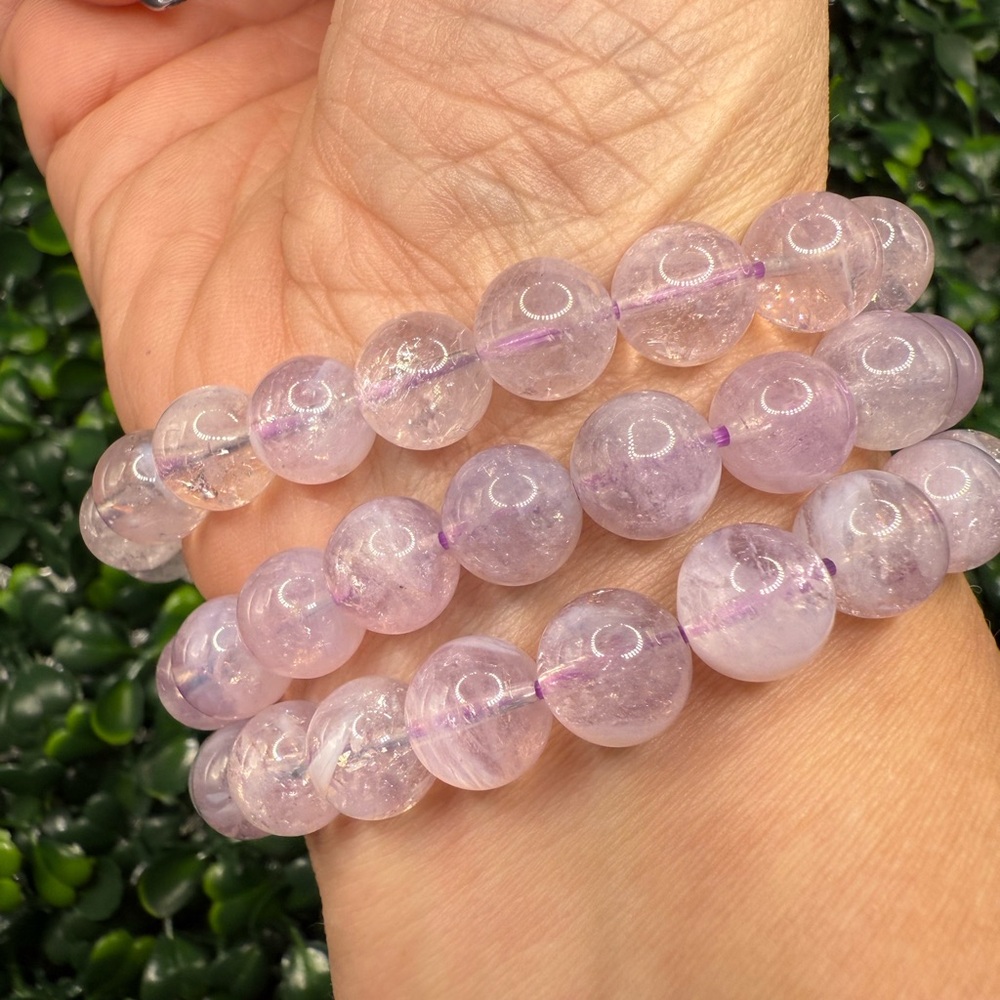 Stunning 9mm Lavender Moon Quartz Beaded Bracelet - Picture 4 of 5